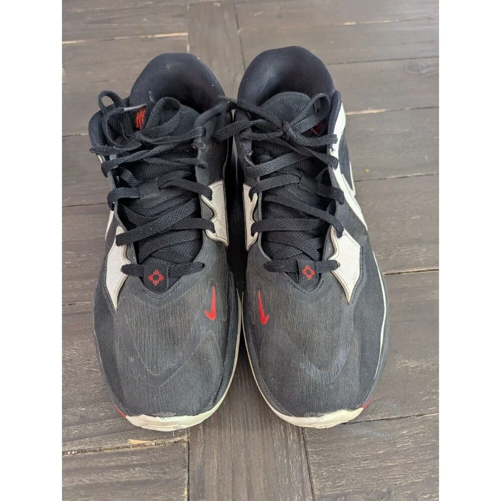 Mens Size 11 - Nike Kyrie‎ 5 Low Bred Shoes Sneakers